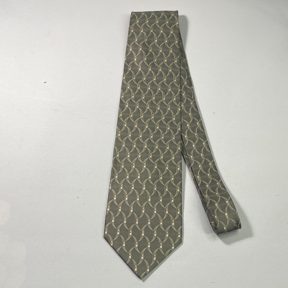 Sophisticated Patterned Men's Tie